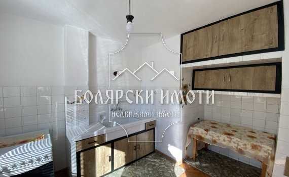 Дава се под наем Тристаен апартамент в Велико Търново, Център - 100 кв.м за 346.8 € - Снимка #4