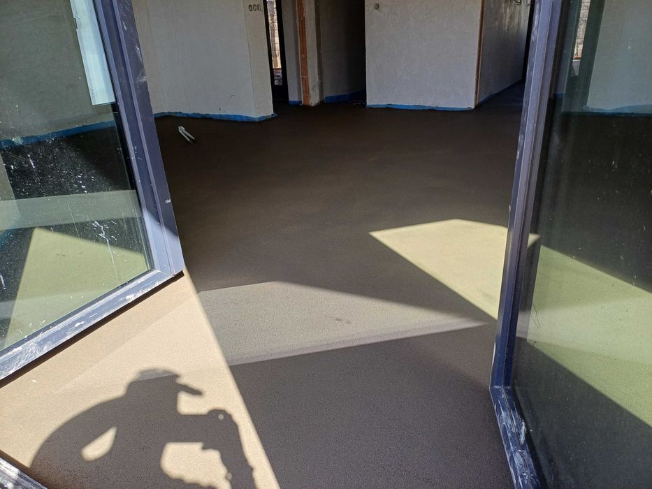 Циментова подова замазка.Качество и коректност!