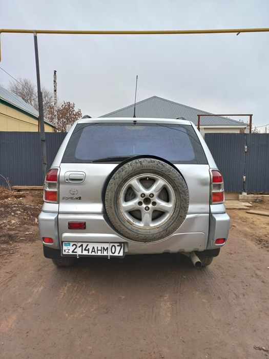 Продам машину RAV4.
