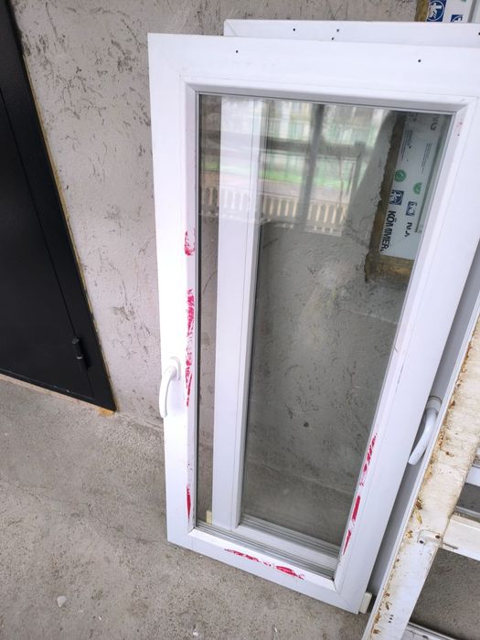 Пластиковые окна 2 штуки