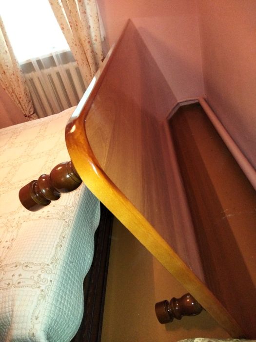 Спальний гарнитур