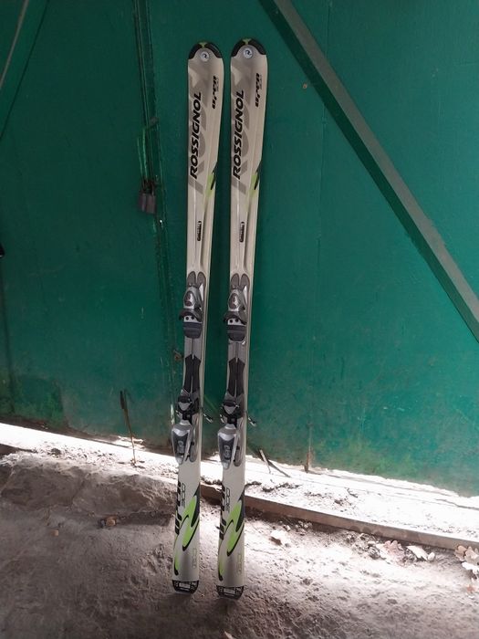 Горные лыжи продам.