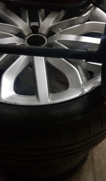 Jante originale audi cu anvelope de vara pe 19. Foarte putin folosite
