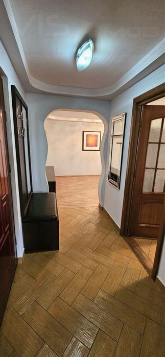 De vânzare apartament cu 3 camere în Onești