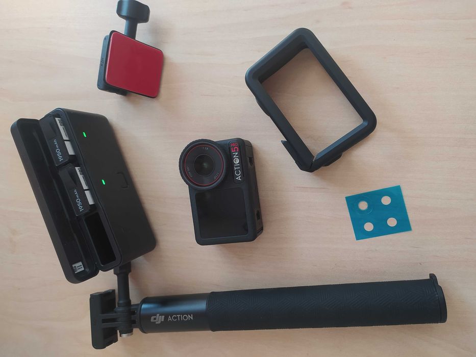DJI Osmo Action 5 pro Adventure combo
