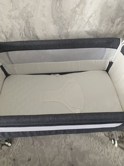 Деткая кроватка манеж