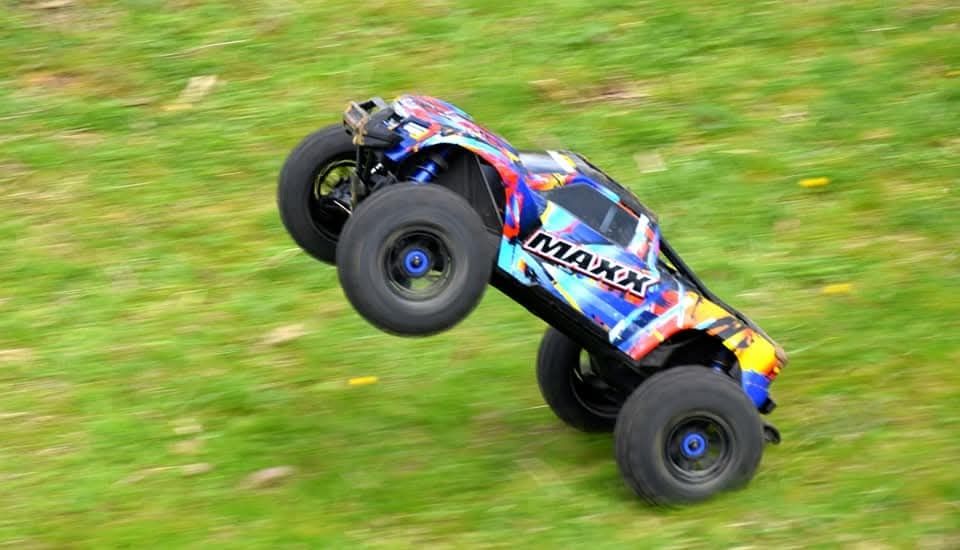 Traxxas maxx v2 4s цена до края на месеца
