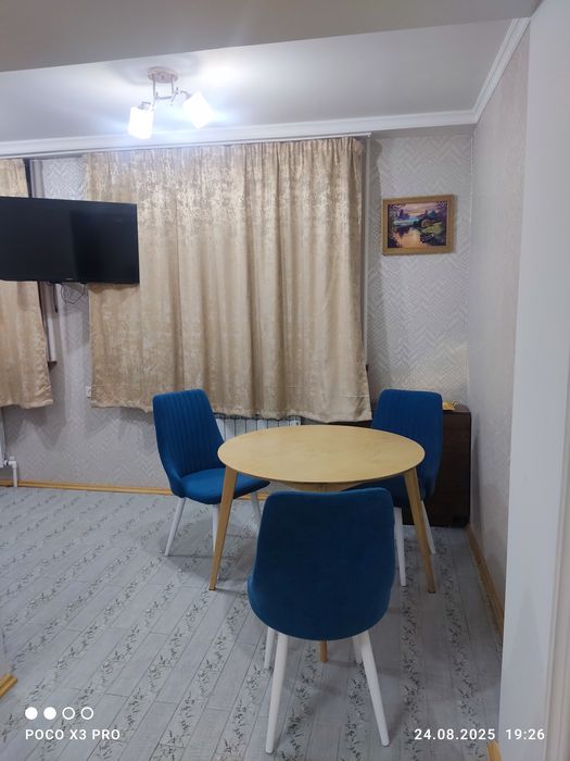 Продаётся двухкомнатная квартира на алайском рынке 2/4/4