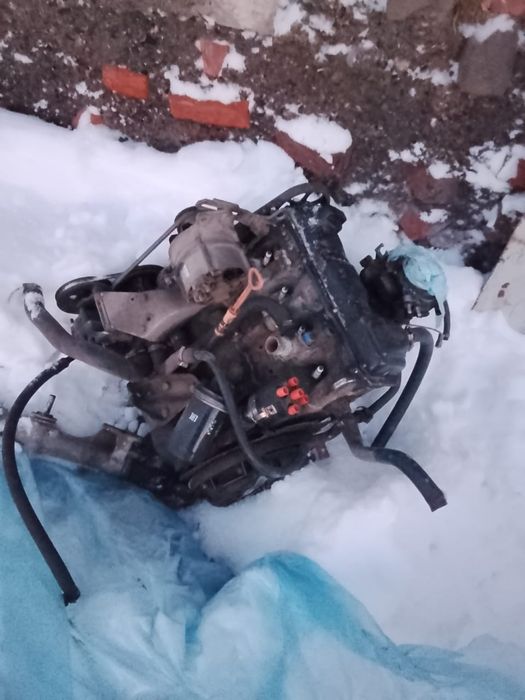Двигатель AUDI  1.8.