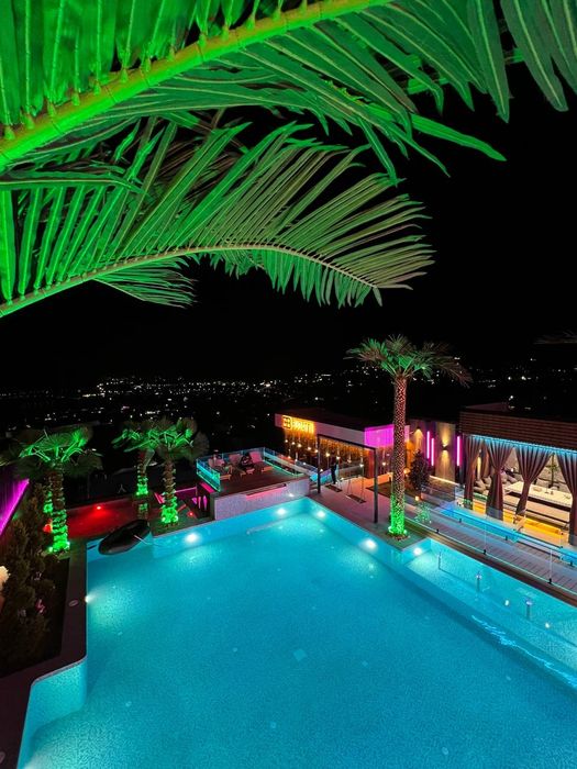 Успейте забронировать БУГАТТИ на 40 Человек