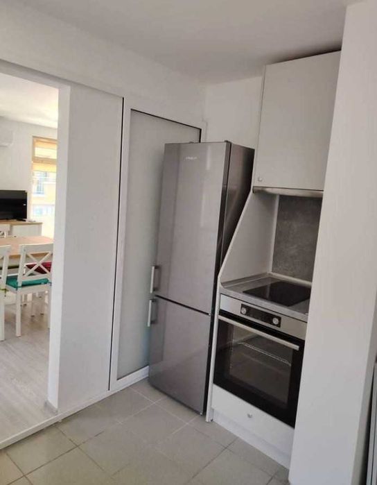 Дава се под наем Тристаен апартамент в Бургас, Център - 105 кв.м за 816 € - Снимка #3