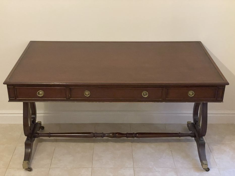 Masă de birou antică cu role