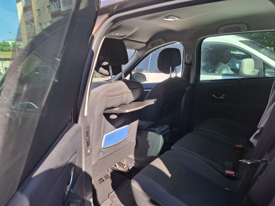 RENAULT Scenic 0 — imagine 3