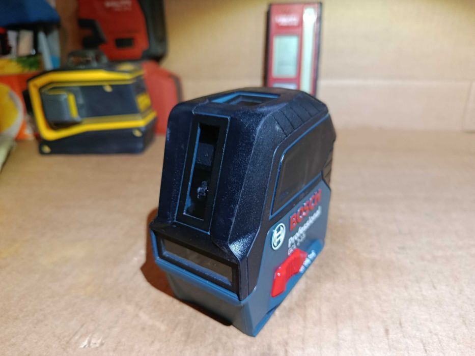 Nivela Laser Liniar ROSU Boloboc BOSCH GCL 2-15 Cumpana 3x1.5V AA