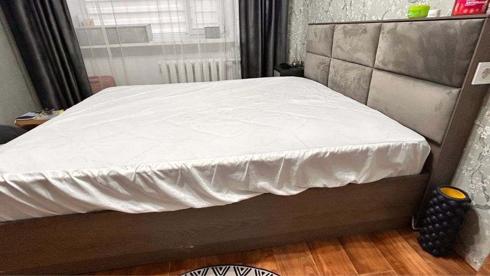 Кровать двухспальняя