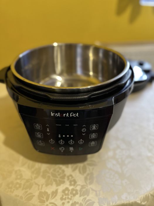 Мултикукър Instant Pot XL 7.1L