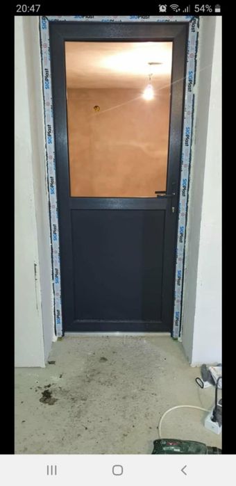 Tâmplărie PVC. Uși și geamuri la comandă