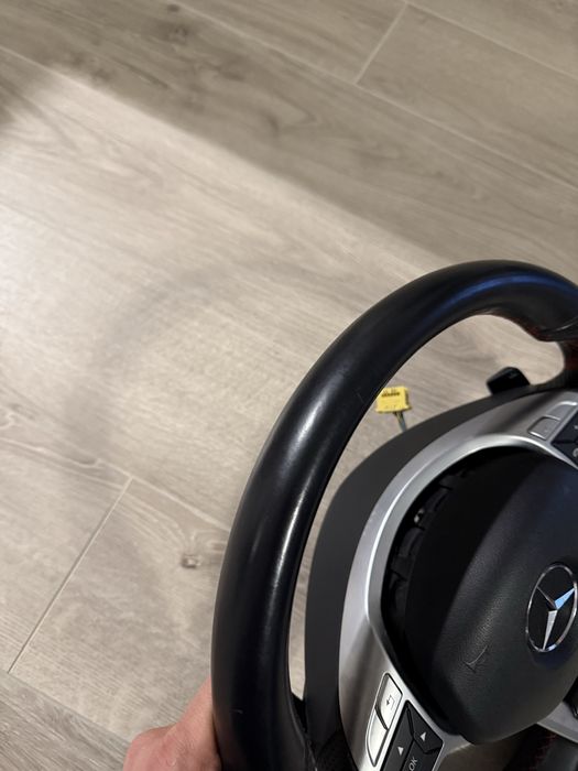 Волан Mercedes W212 AMG Мерцедес с пера