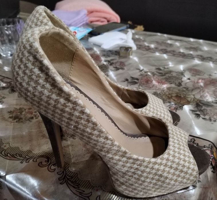 Туфли на высоких каблуках