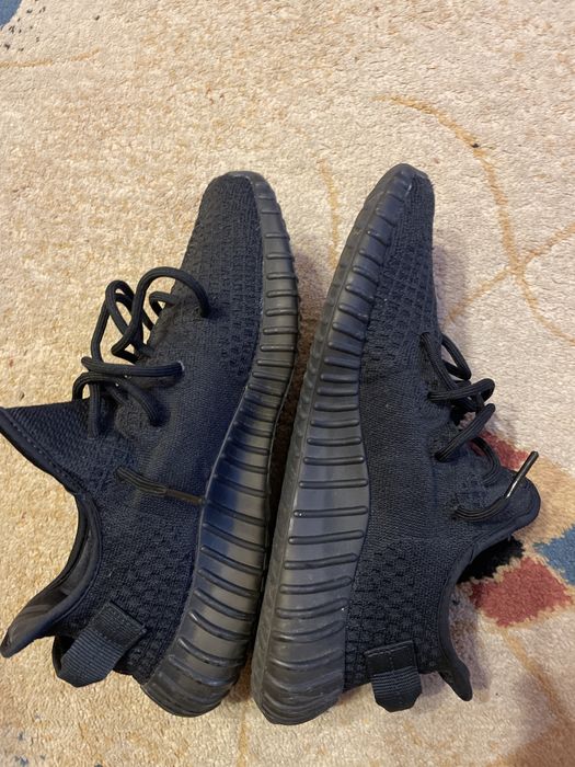 Yezzy Boost 350 V2 Triple Black