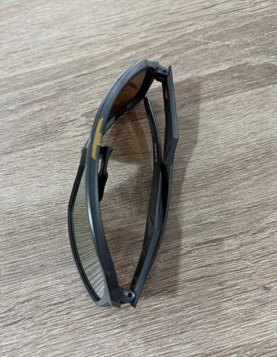 Слънчеви очила Oakley Sutro