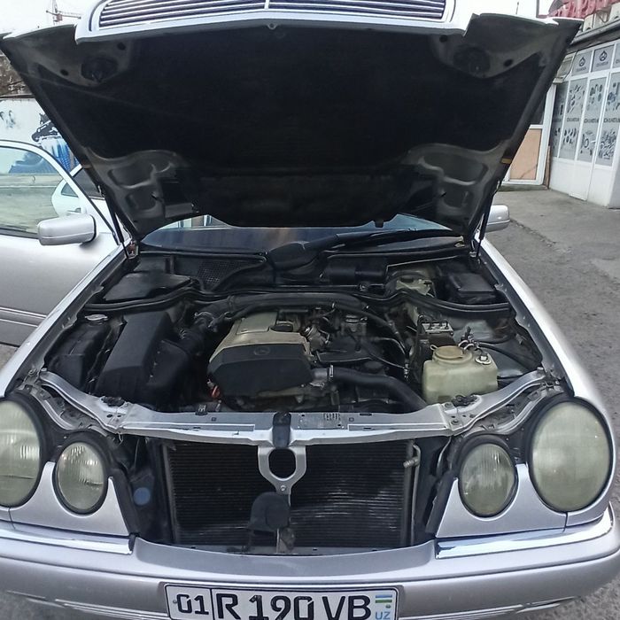 Mercedes Benz W210 E200