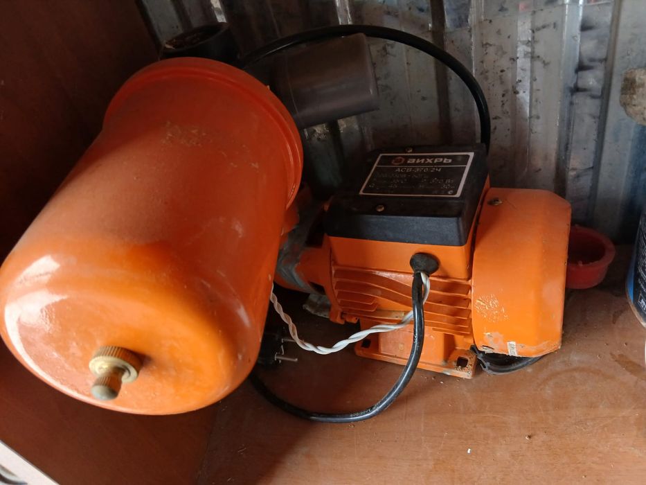 Водяной  насосная  станция  б,у