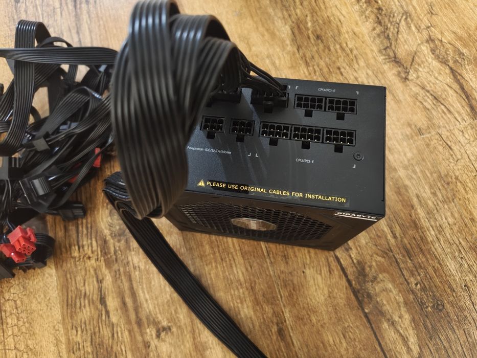 Sursă Modulară Gigabyte P750GM, 750W, 80+ Gold