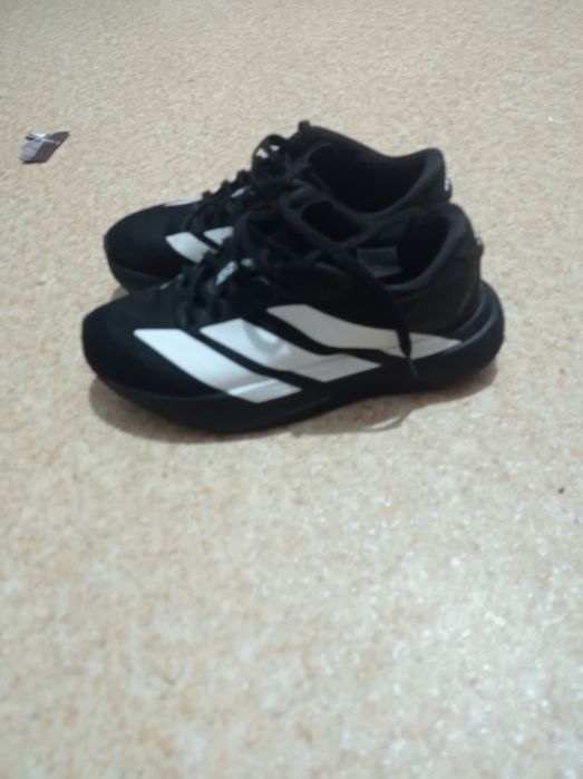 Продам кроссовки adidas