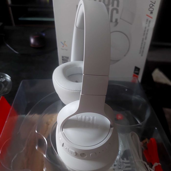Наушники JBL TUNE 760 nc белые  оригинал