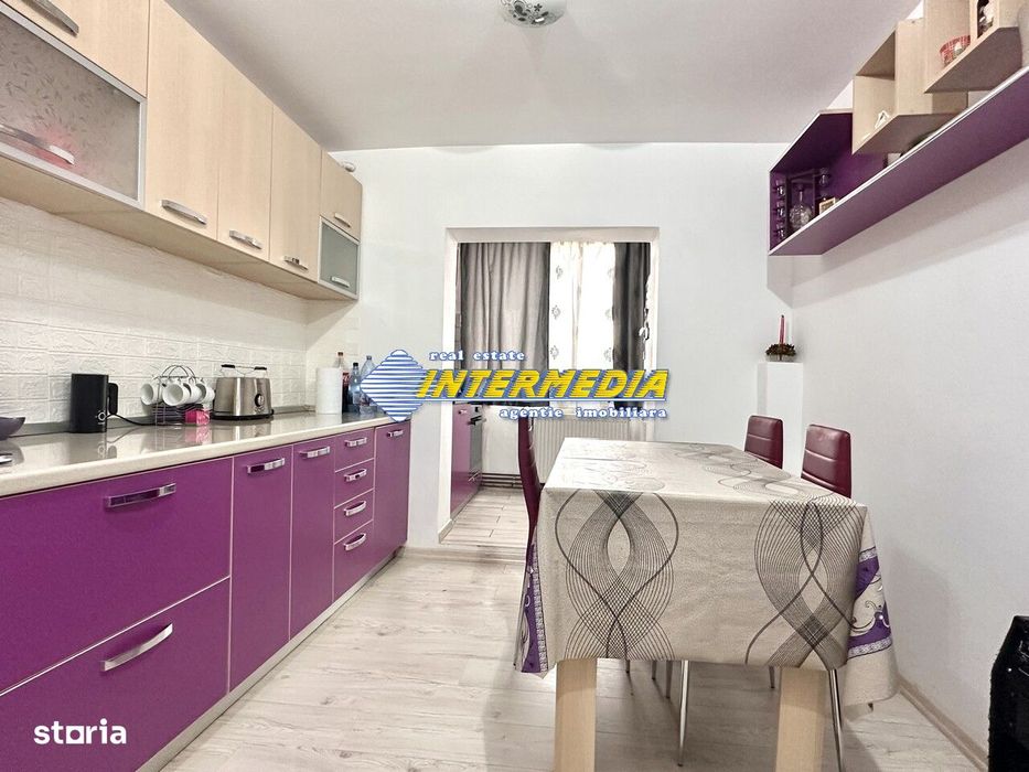 De Vanzare Apartament 2 camere decomandat 56 mp etaj 2 renovat Alba