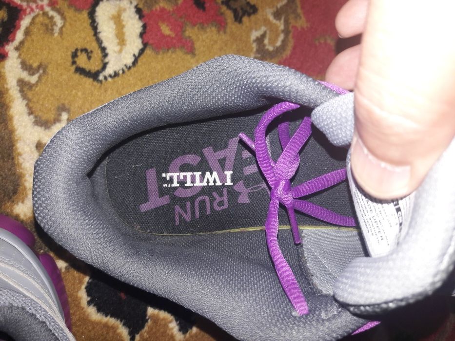 Продам супер кроссовки