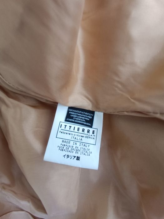 Blanita Versace impecabila