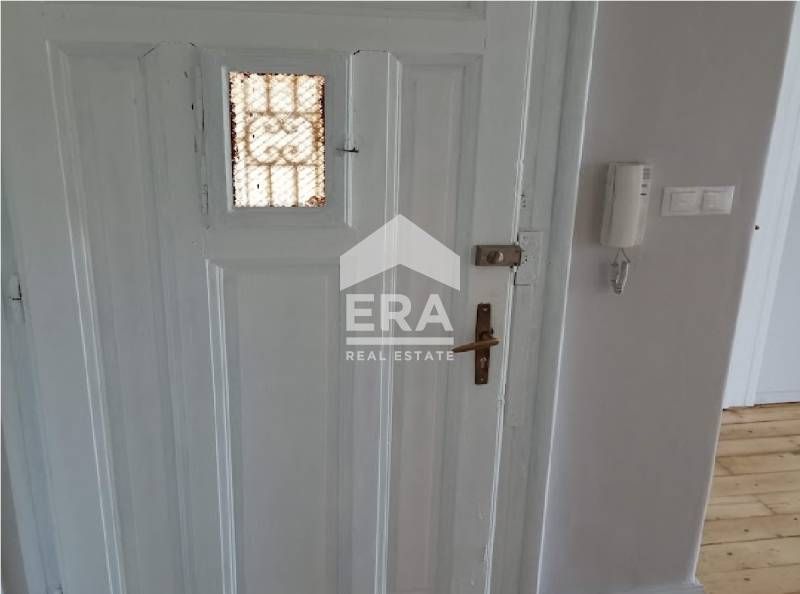 Продава се Четиристаен апартамент в София, Оборище - 101 кв.м за 4525 €/кв.м - Снимка #11