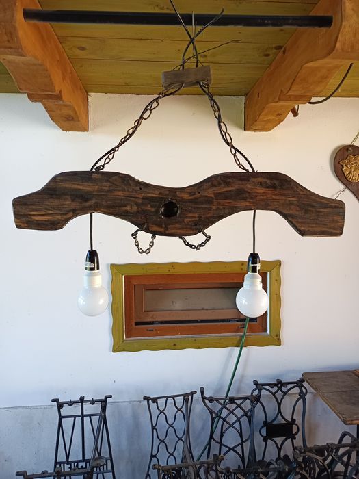 Lampa , lustra din jug vite