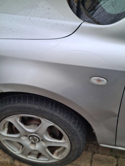 Mazda 2,an 2004 benzină