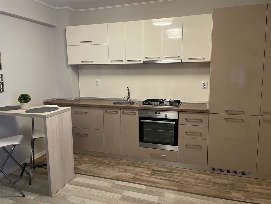 Proprietar | Închiriez apartament 2 camere tip studio str Crinului centru bloc nou