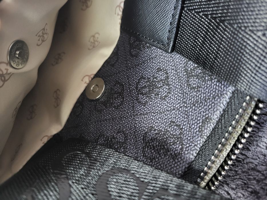 Guess мъжка чанта