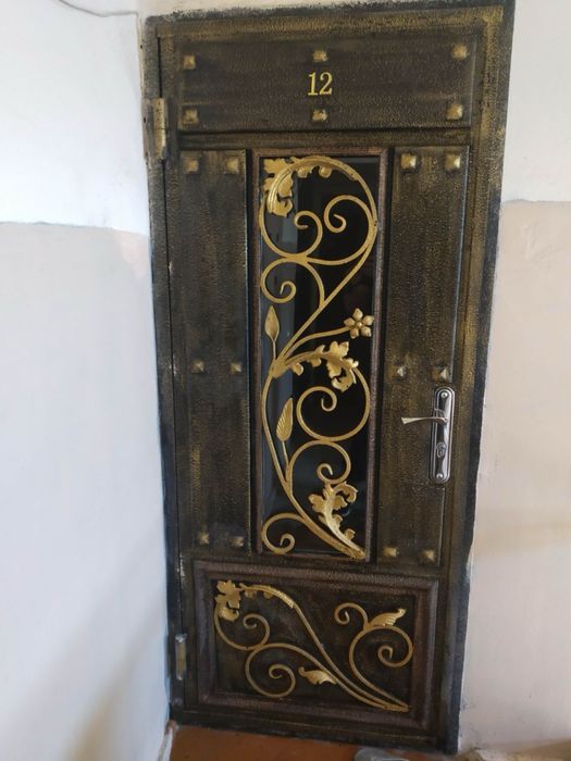 Дверь металлический