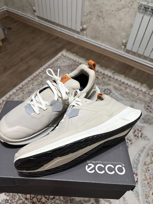 Кроссовки ecco biom