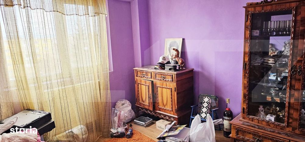 Apartament generos: 97,5 mp, 5 camere, 2 bai mari