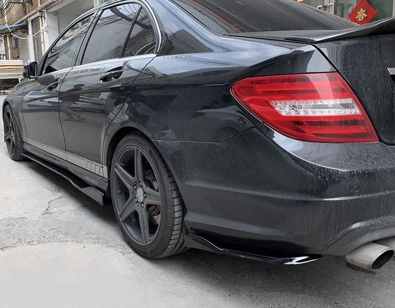 Тюнинг W204 AMG обвес Элероны сплитер диффузор