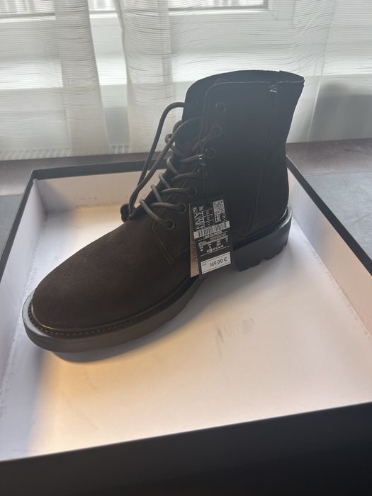 Bocanci piele intoarsa Massimo Dutti marimea 41