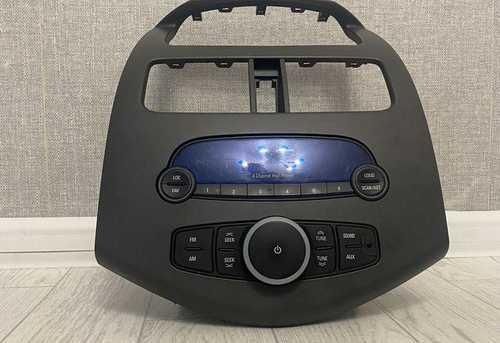 Магнитофон на шевроле спарк 2019 года в хорошем состояние