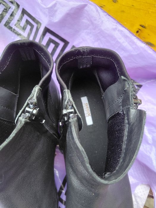 Ghete de damă, piele ,mas 37 ,Geox,stare f bunana