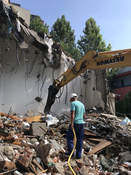 De vanzare pamant negru gradina.nisip.balast.moloz.bobcat.DEMOLARI