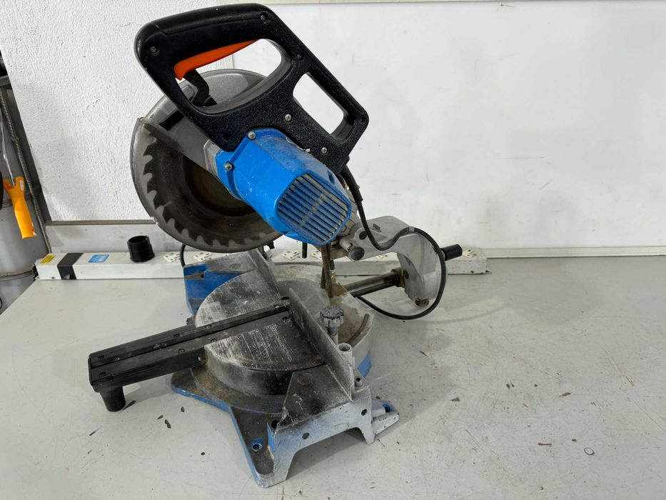 Циркуляр пендула - Kruger 1800 W