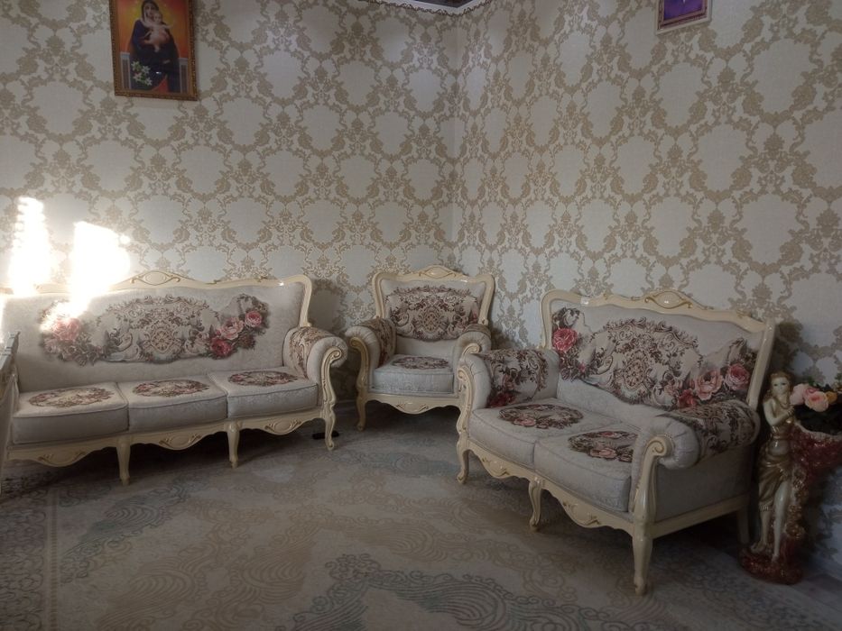 Продам диван и кресла