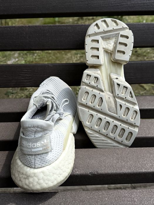 Adidas оригинал 41размер