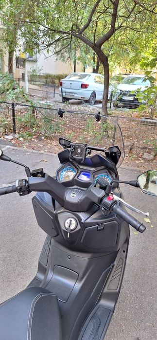 Vând maxiscuter SYM JOYMAX 250 Z Plus,an 2022,cu doar 6.900 km km